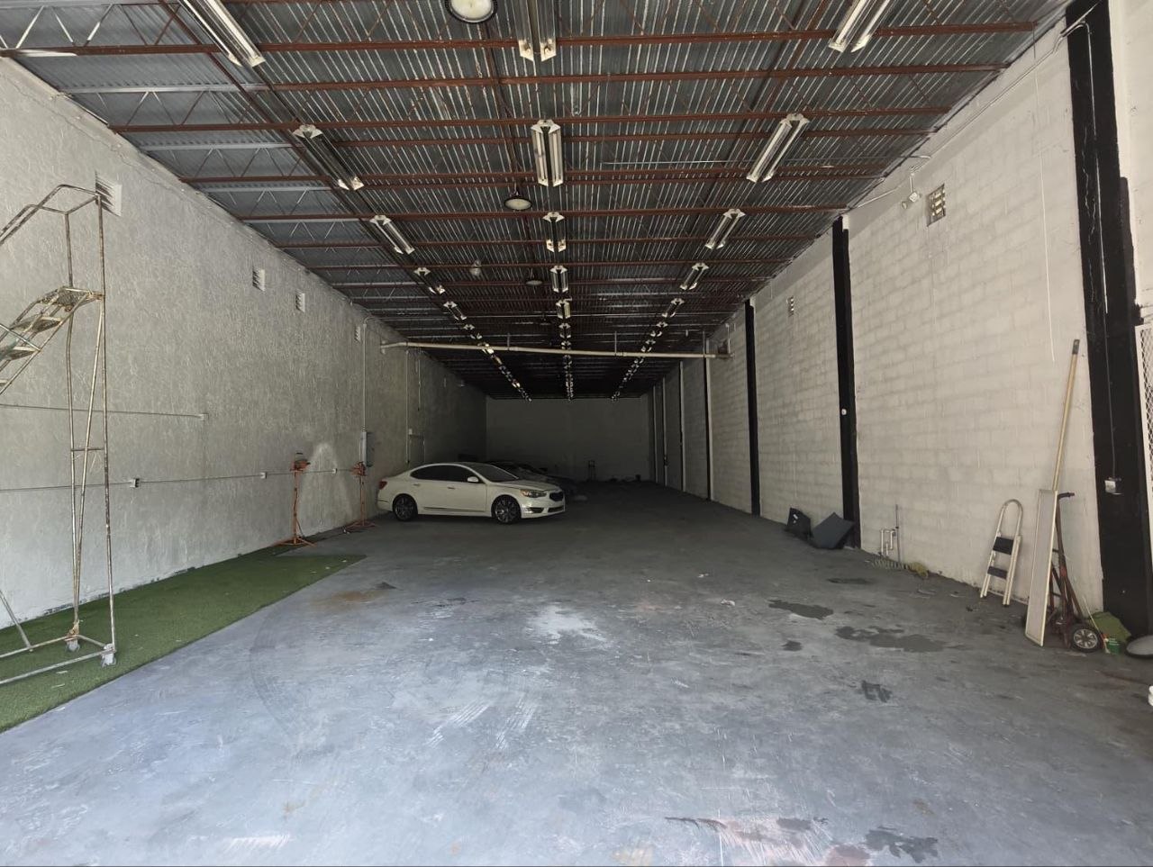 Warehouse bay available for rent